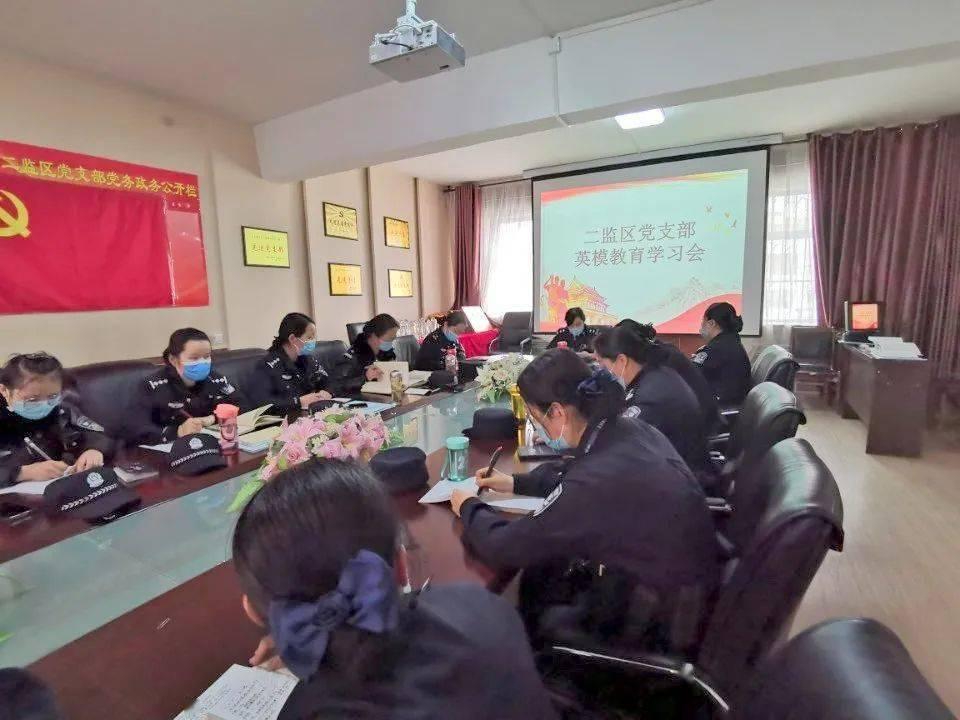 多重利好共振，港股尾盘直线拉升！恒生指数收涨3.56%